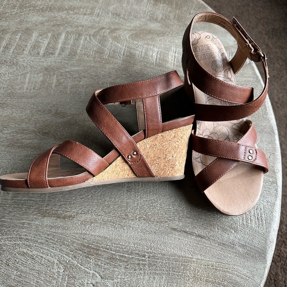 Mooties & Tootsies wedge sandals